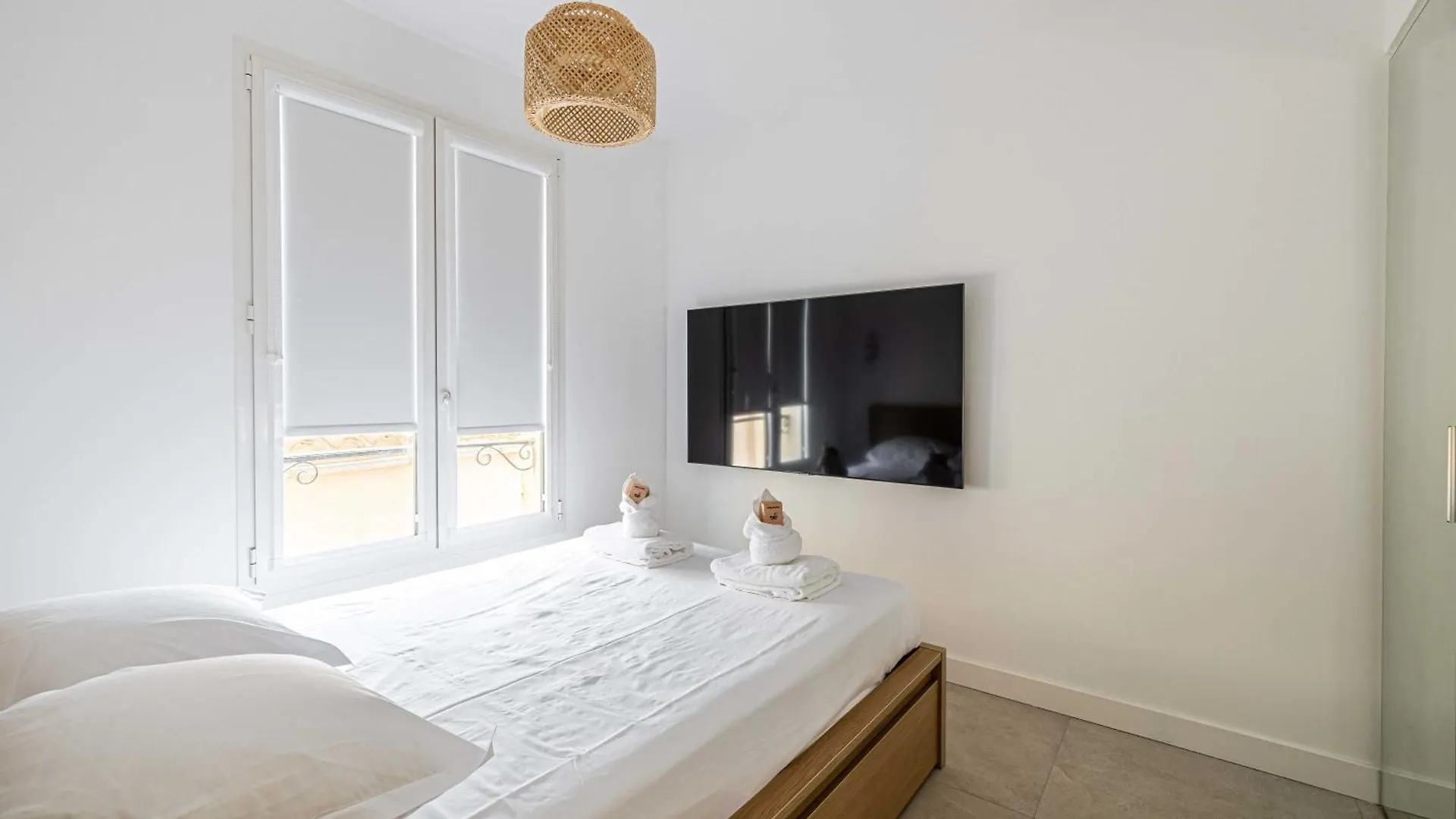 Modern And Charming Apartement With Sea View - Antibes Centre 0*,  France