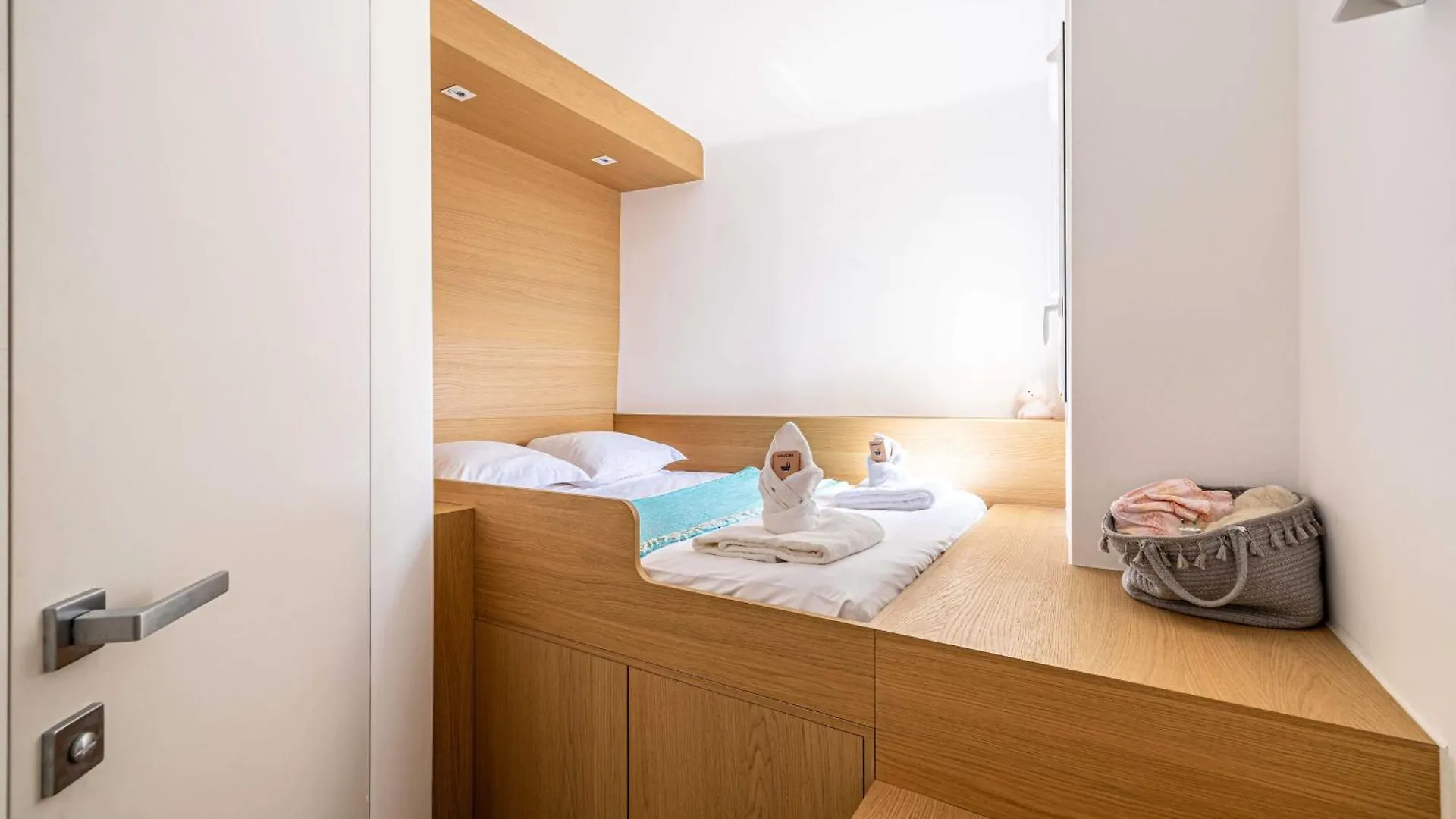 Modern And Charming Apartement With Sea View - Antibes Centre