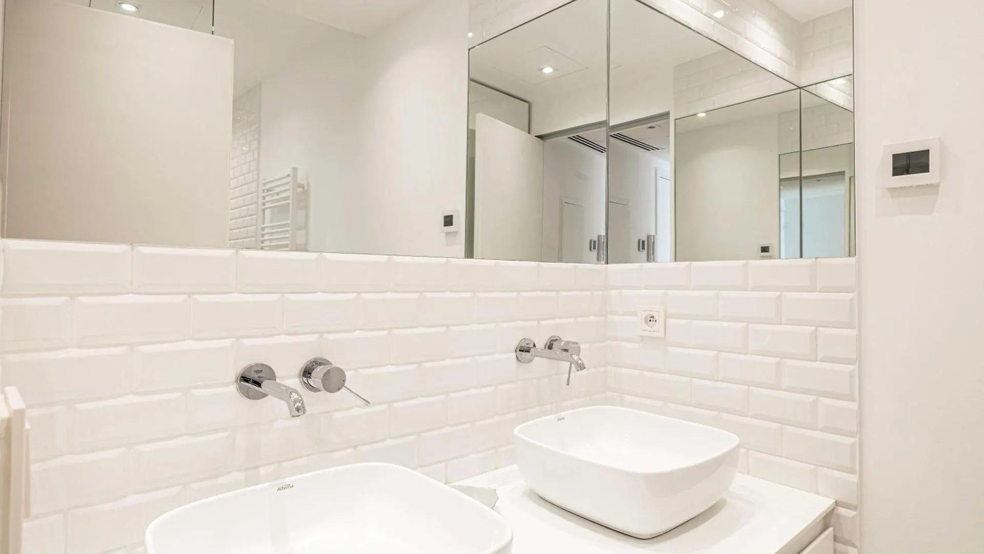 Modern And Charming Apartement With Sea View - Antibes Centre 0*,