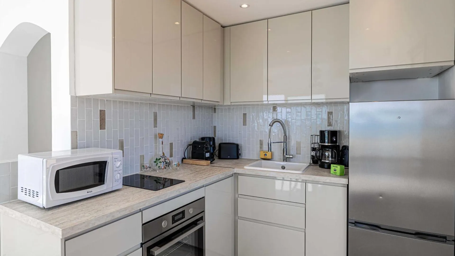 Modern And Charming Apartement With Sea View - Antibes Centre
