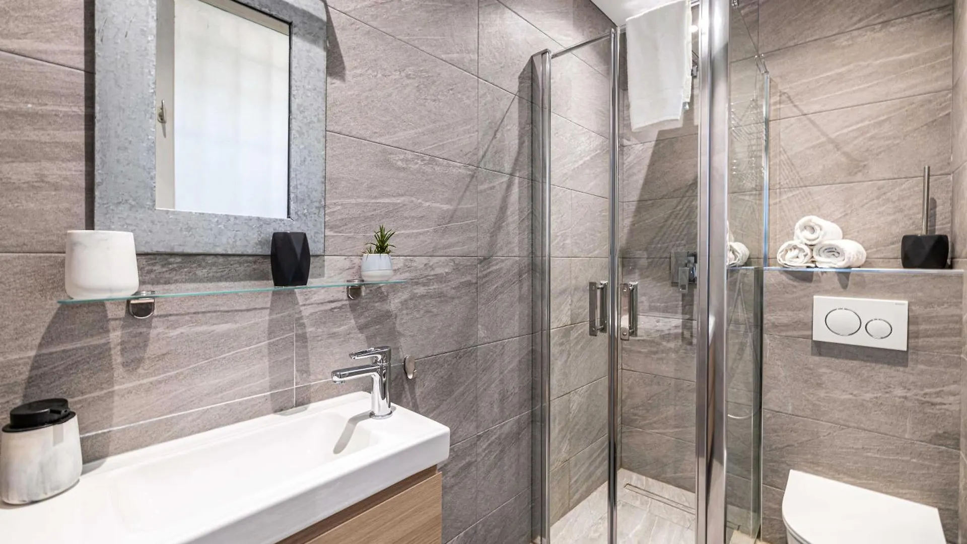 Modern And Charming Apartement With Sea View - Antibes Centre 0*,